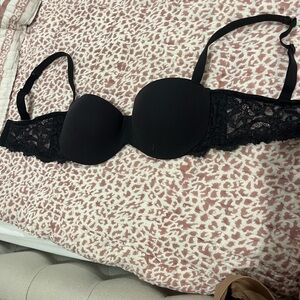 Skims elegant, black lace bra